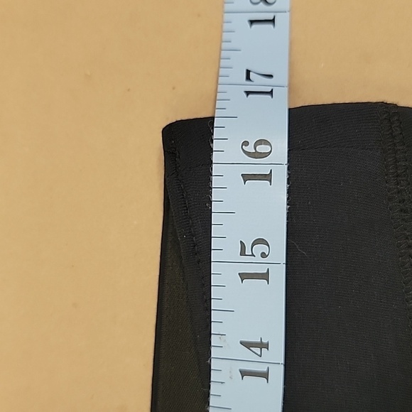 Lane Bryant, Size 14/16 Black Capri Legging.  NEW with Tag - Picture 4 of 11